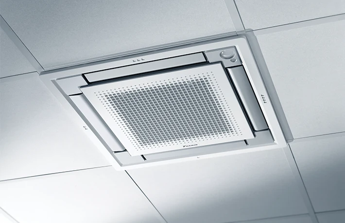 Daikin-plafondcassette geïntegreerd in een systeemplafond