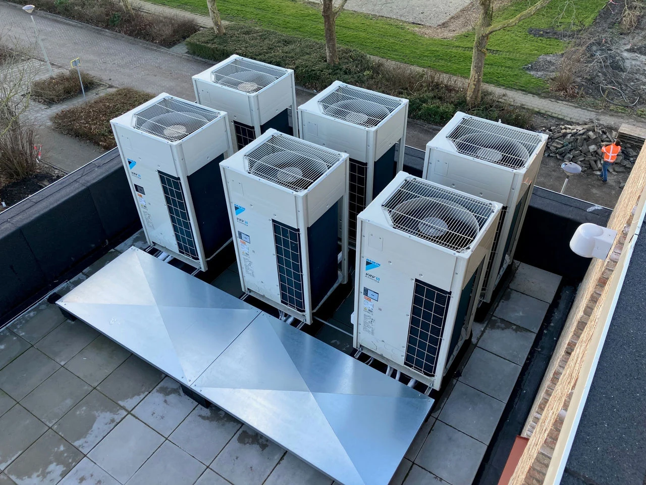 HVAC-installatie op een bedrijfsdak